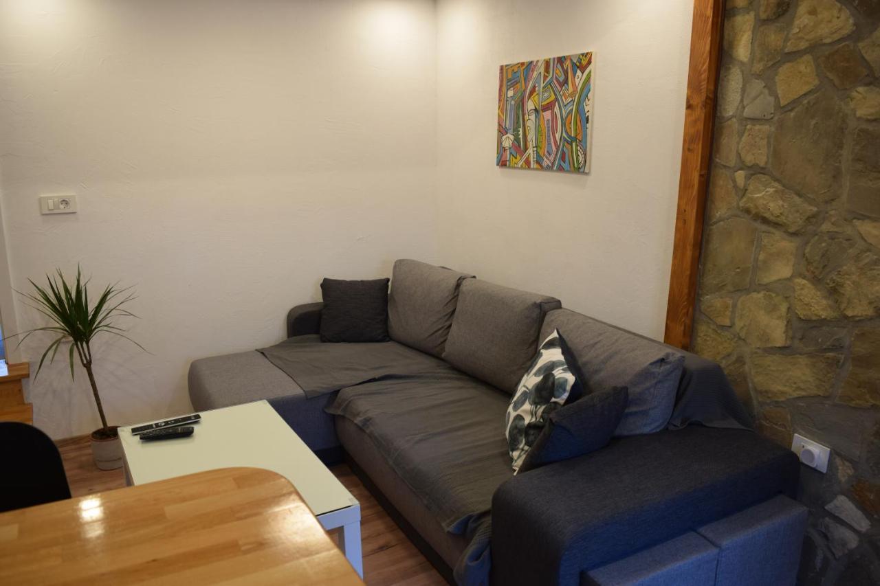 Apartment Andrej ไพราน ภายนอก รูปภาพ