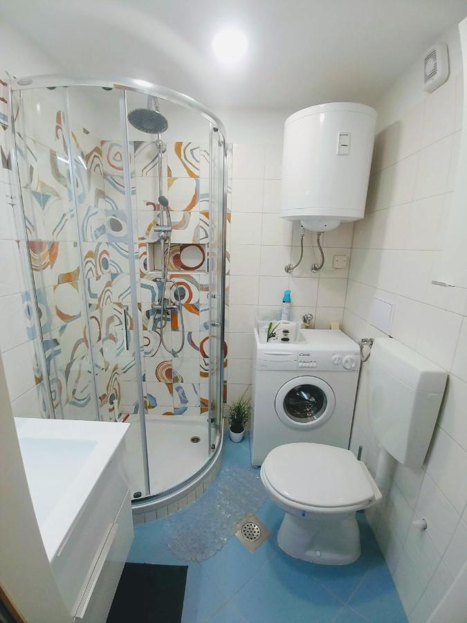 Apartment Andrej ไพราน ภายนอก รูปภาพ